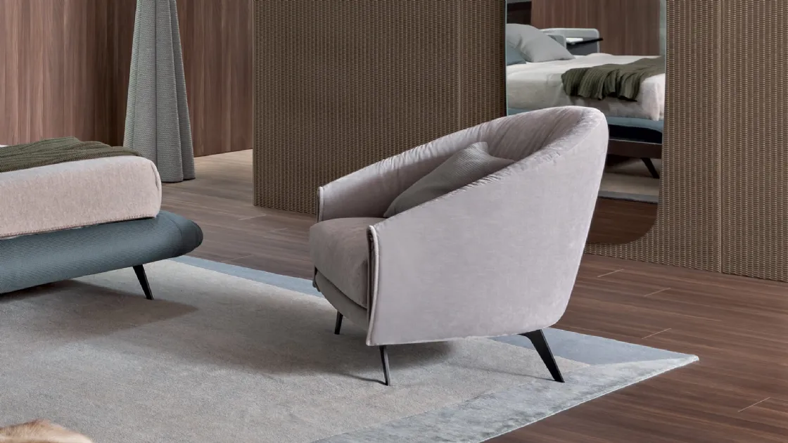 Poltroncina Saddle armchair in tessuto imbottito di Bonaldo