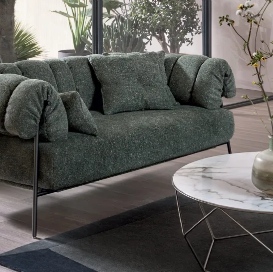 Tirella sofa lineare in tessuto imbottito di Bonaldo